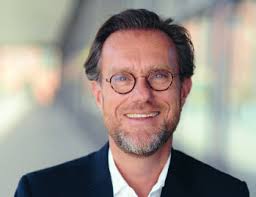 2311 HC News 71 v09_RZ_02.indd