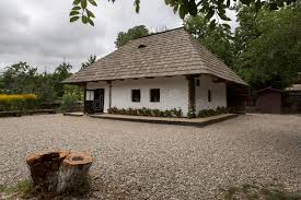 Descriptioncasa memoriala mos ion roata.jpg. 6 865 Ion Fotos Libres De Derechos Y Gratuitas De Dreamstime