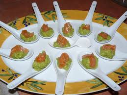 Cuilleres Aperitives Guacamole Saumon Regal Et Vous Le Blog Recette Aperitif Dinatoire Cuilleres Aperitives Aperitif