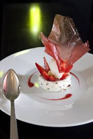 Strawberries Gariguette Dessert Gastronomique Gastronomie Desserts A L Assiette