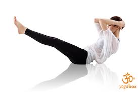 Navasana or boat pose is one of the best poses for tuning the entire part of the body. Ardha Navasana Die Pose Des Halben Bootes Yogabox Blog