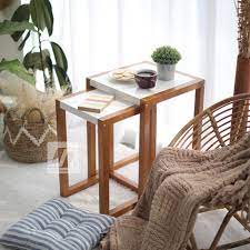 Kursi ini termasuk multifungsi karena selain sebagai tempat duduk, kursi ini bisa juga sebagai tempat penyimpanan barang atau majalah. Meja Sudut Kamar Tidur Meja Sudut Minimalis Meja Sudut Ruang Tamu Meja Sudut Ruangan Meja Samping Shopee Indonesia