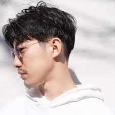 並木一樹 ナミカズ 小顔ショートヘア ボブヘアはinstagramを利用しています new hair ベースは刈り上げたナチュラルマッシュ ラフなセンターパートが気分です ヒゲとセンターパートは相性抜群です スタイリング スタイリン 髪型 刈り上げ メンズ