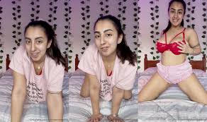 Emma Monteroo pleasuring herself before bed - PimpBunny video highlight