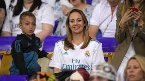 As of 2013 census, the town has a population of 10,137 inhabitants, while the municipality has a population of 25,720 inhabitants. Luka Modric Das Ist Seine Wunderschone Frau Vanja