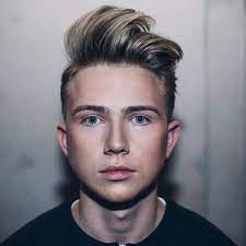 Medium length hair once had a lackluster, status quo connotation—it was the choice cut for someone who simply couldn't decide between ultra long and take stock of all the ways that celebrities are wearing medium length hairstyles and you'll want to reach for the shears: Medium Length Mens Hair Short Sides Images Kungfou Fashion