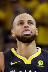 Curry dazzles from deep, Warriors take 2-0 NBA Finals lead