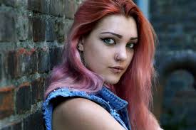 3.500+ Pierce Lips Fotografías de stock, fotos e imágenes libres de  derechos