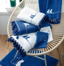 Créez un lien privilégié avec françoise saget. Serviette Et Drap De Bain Pompons Et Compagnie Francoise Saget Linge De Bain Linge De Toilette Drap De Bain
