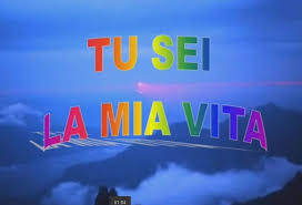 Credo in te signore, nato da maria figlio eterno e santo, uomo come noi morto una cosa sola con il padre e con i tuoi fino a quando io lo so, tu ritornerai per aprirci il regno di dio. Tu Sei La Mia Vita Rock Version