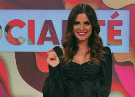 Alfonso merlos se ha convertido en el gran personaje del confinamiento, tras revelarse su supuesto affaire con la periodista alexia rivas mientras mantenía una relación sentimental con otra compañera de telecinco, la granhermana marta lópez. Alexia Rivas Se Sincera Tras Su Ruptura Con Alfonso Merlos Al Final No He Hecho Nada Malo