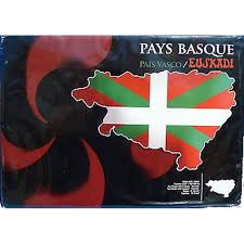 Le drapeau du pays basque « ikurrina » qui vient du mot basque ikurrin signifie « drapeau ». Plaque Metal Vintage Drapeau Du Pays Basque