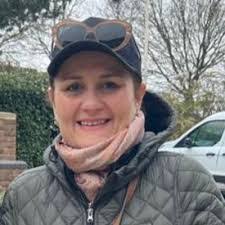 Karen Beauchamp's Instagram, Twitter & Facebook