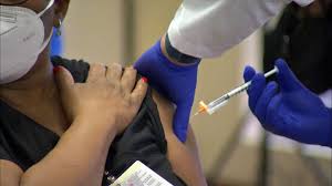 Wellness carlin, 35, explains how she gets people their shots on top of her day job. Aurora Church Hosts Covid 19 Vaccine Clinic For Black Residents Chicago News Wttw