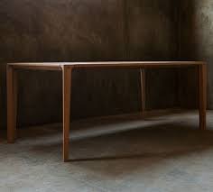 Esstisch Aus Holz Bezaubert Mit Zeitlos Elegantem Design Esstisch Holz Esstisch Modern Esstisch