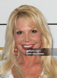 Shellie Hunt's Instagram, Twitter & Facebook