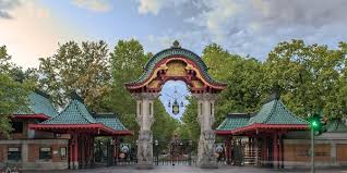 Due to its limited size, it is easily walkable even with small children. Zoo Berlin Zoo Wildlife Park Outdooractive Com