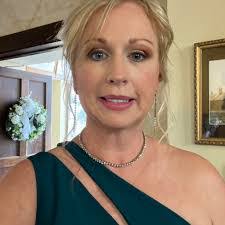 Jennifer Heitkamp's Instagram, Twitter & Facebook