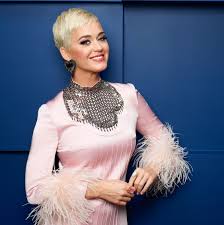 Katy perry teases orlando bloom after actor posts candid vacation snaps: Katy Perry S 10 Best And Worst Songs Glamour