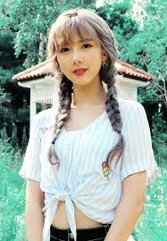 Selfish 7nsomnia Yoohyeon At The Shooting Scene Of 2002 Kpop Girls Dream Catcher Kpop Girl Groups