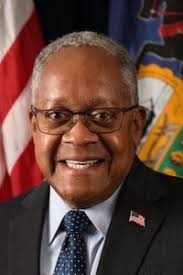 Leon Spencer's Instagram, Twitter & Facebook