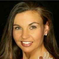 Evelyn Sellars's Instagram, Twitter & Facebook