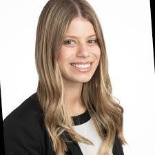 Carrie Bartels's Instagram, Twitter & Facebook