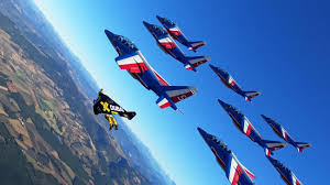 The patrouille acrobatique de france, also known as the patrouille de france (paf), is the precision aerobatics demonstration unit of the french air and space force, officially commissioned in 1953. Video Pepouze Il Vole En Jetpack Avec La Patrouille De France Journal Du Geek