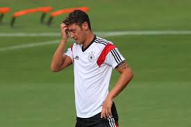 Manch ein fan wird sich nun fragen, ob der mittelfeldspieler zukünftig bei internationalen turnieren im trikot der. Mesut Ozil Tritt Aus Der Deutschen Nationalmannschaft Zuruck Und Greift Dfb Prasident Grindel An Sportwetten24 Com