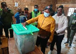 The independent electoral and boundaries commission iebc indicated that there are more than 96,000 registered voters in kiambaa alone. Oxi5niobmnyhqm