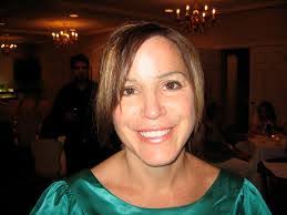 Melanie Arthur's Instagram, Twitter & Facebook