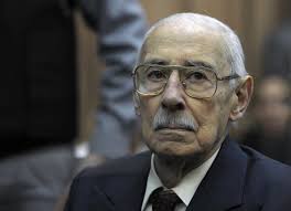 Ex-Argentine dictator dies