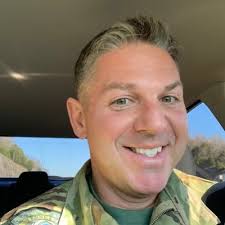 Derek Travers (@travers_derek)