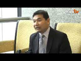 Wan muhammad azri can deny all he wants but in an earlier case, the high court had found that he and papagomo were one and the same person, found him guilty, and ordered him to pay anwar ibrahim a total sum of rm951,000. Papagomo S Identity Wan Muhammad Azri Wan Deris Youtube