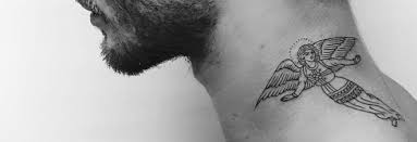 Stefano de martino ha 26 anni d'età ed è un ballerino. Stefano De Martino Nuovo Tatuaggio Per Far Sparire Belen Il Mattino It