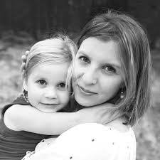 Lindsey Bergstrom's Instagram, Twitter & Facebook