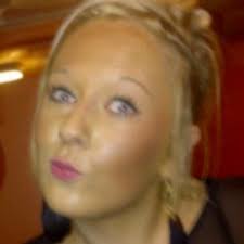 demi brooks (@demleighb)