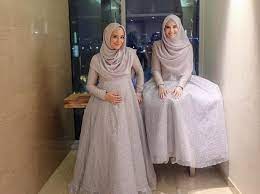 Banyaknya model baju muslim terbaru yang diperkenalkan di pasar semakin memperluas ragam pilihan. Desain Baju Kondangan Muslim Modern 2019 Bikin Kamu Makin Pede Dan Kece Paragram Id
