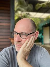 54y, divorced a daughter 24 y, i work for myself Brussels based but free as  a bird i love to be 🇺🇸🇫🇷🇧🇪🇮🇱, speak french, english some hebrew.