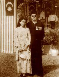2007, persatuan sejarah malaysia, cawangan negeri johor. Fail Mohamed Hamzah With Wife Jpg Wikipedia Bahasa Melayu Ensiklopedia Bebas
