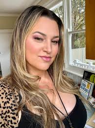 Catch ups with my niece 🩷 Libby Whitbread-Bourne (And just quietly I think  I've finally mastered painting my face 🤣💄💁🏼‍♀️)