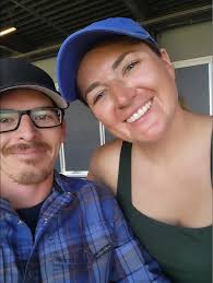 Golden retriever I would like to buy a puppy , has anybody purchased in  Sweden whats the process generally? Is it cheaper to bring from India ? How  does it work to