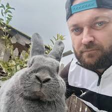 Salutare. Ma tot uit de ceva timp dupa un Espace si vad fooooarte multe 1.6  160cp, am tot auzit păreri despre masina ca sunt stricacioase..etc. As dori  si eu niste păreri despre