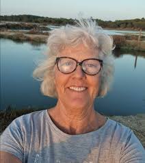 Caridad Orta: "Adoro el campo, los perrillos, pintar y una buena  conversación"