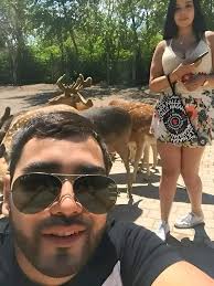 Buenas, le pueden enderezar las piernas a mi novia, por favor 🙈😅