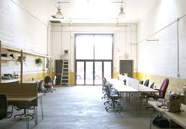Coworking Coworking Brooklyn I Don T Like The Way The Tables Are The Spacer In Between But The Tables Themselves Coworking Design Coworking Coworking Space