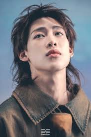 Postagens preocupantes do BamBam do GOT7 preocupam profundamente os  internautas, e essa não é a primeira vez que ele diz se sentir assim.  BamBam está atualmente promovendo seu último lançamento, Bamesis, que