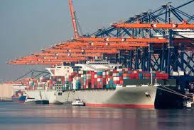 Prin cele mai mari 20 de porturi de marfuri a trecut in 2017 aproape 39% din cantitatea totala de marfuri tranzitata in cele 23 de tari ue care au porturi, o usoara scadere comparativ cu 2017. Ce Este Cel Mai Mare Port Din Lume In Olanda ParapÄtul Lui Rotterdam Este Cel Mai AmbiÈios Olanda Magazine Èi BucÄtÄrie Rotterdam