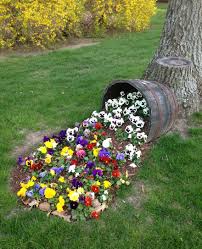 15 Spilled Flower Pots That Turn Your Flowers Into Streams Of Paint Flower Pots Plants Garden Design