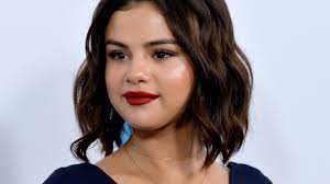 Born july 22, 1992) is an american singer, actress, and producer. Selena Gomez Uberrascht Fans Mit Neuer Haarfarbe Plotzlich Wieder Blond